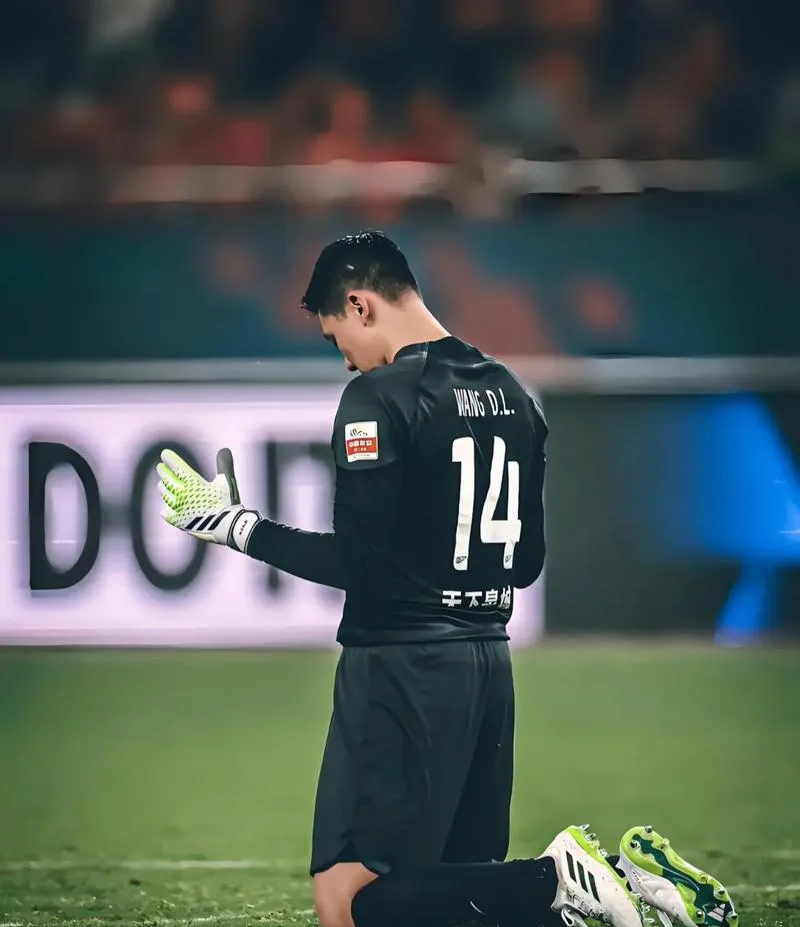 转会期上海申花备战欧篮联；状态回暖细节曝光；信心回归；心理建设被强调的简单介绍