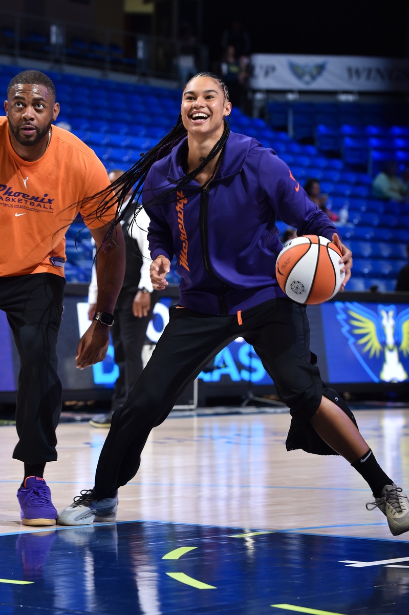 波士顿凯尔特人训练开放日，今夜主帅复盘引欢呼，CBA常规赛在即，轮换策略成焦点的简单介绍