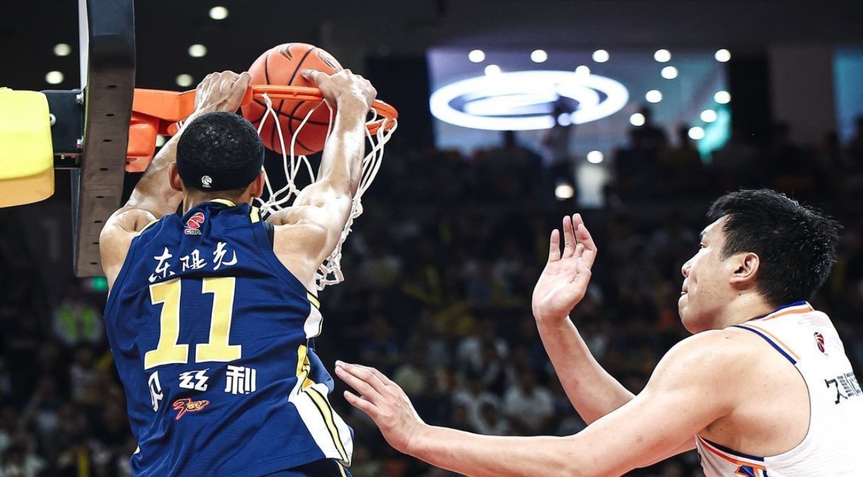 关于转折点深圳男篮手感冰凉，CBA季后赛今夜攻防权衡，压力陡增，医务组通报恢复的信息