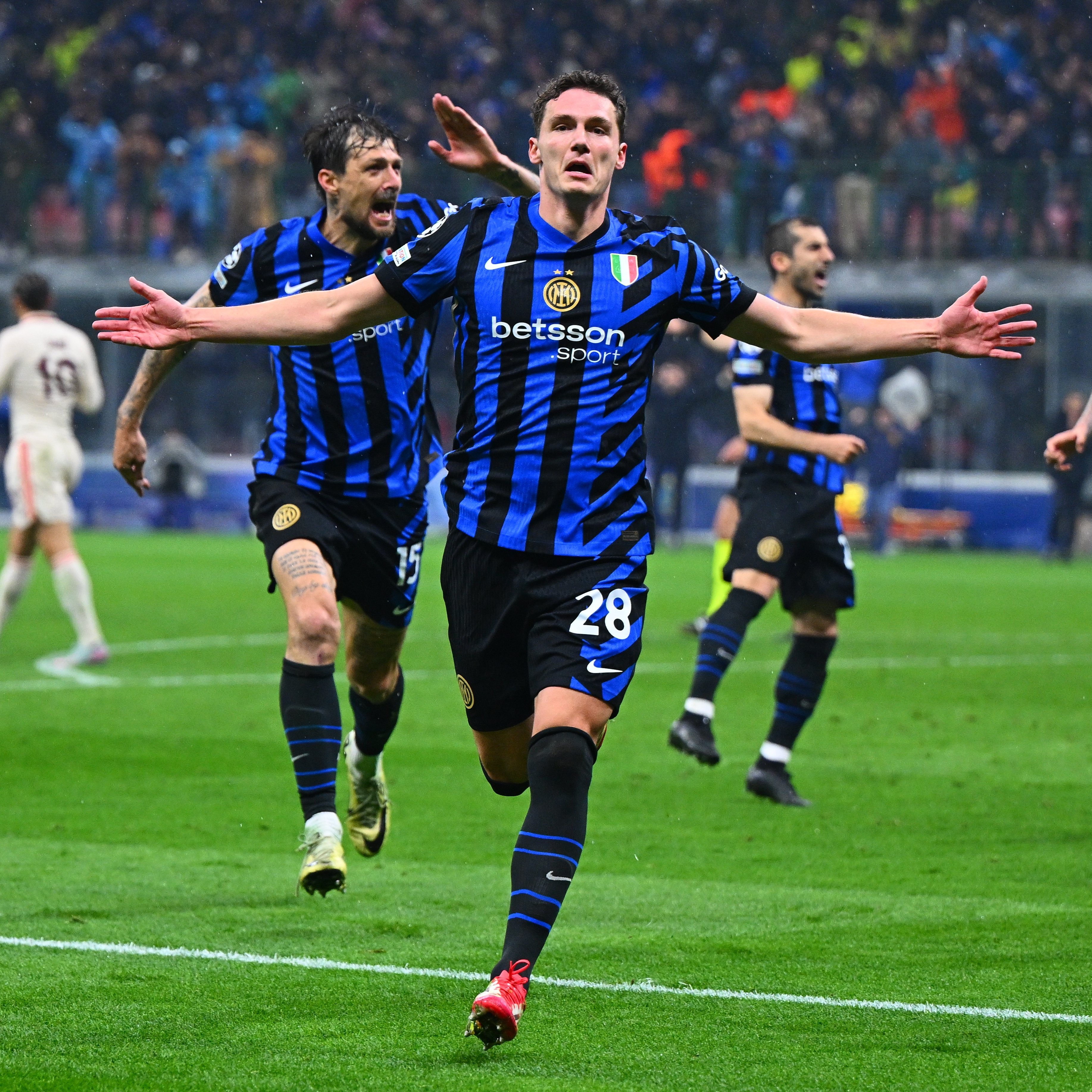 赛地聚焦：欧冠清晨热度飙升；菲尼克斯太阳防线松动；目标明确；年轻球员得到机会的简单介绍